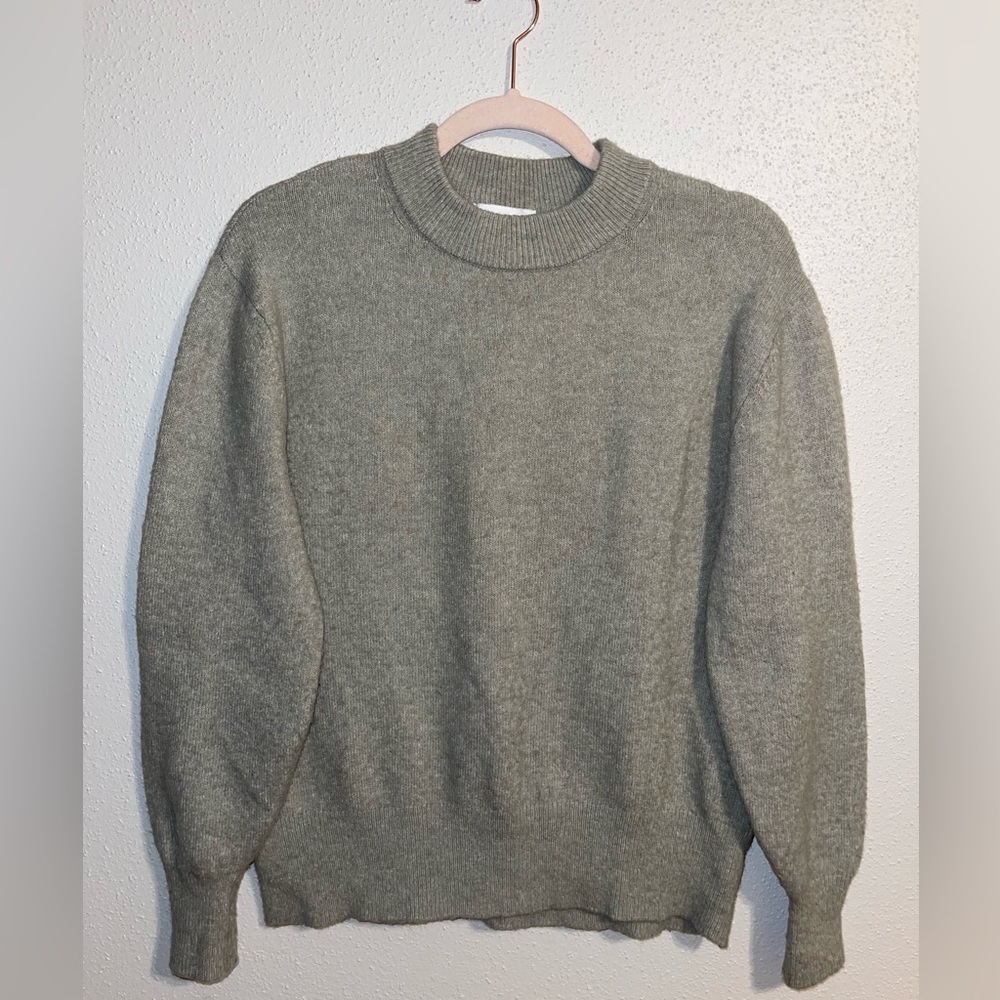 H&M Gray Crewneck Sweater Timeless Knit Design